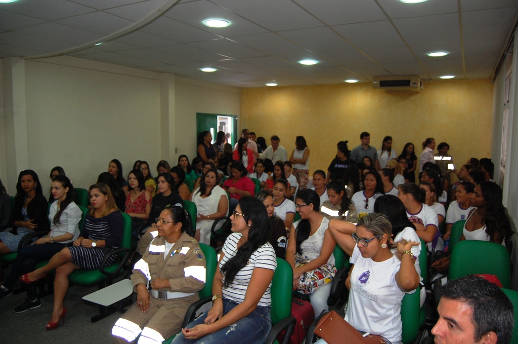 Superintendente homenageia todas as servidoras no Dia Internacional da Mulher - SMTT Aracaju